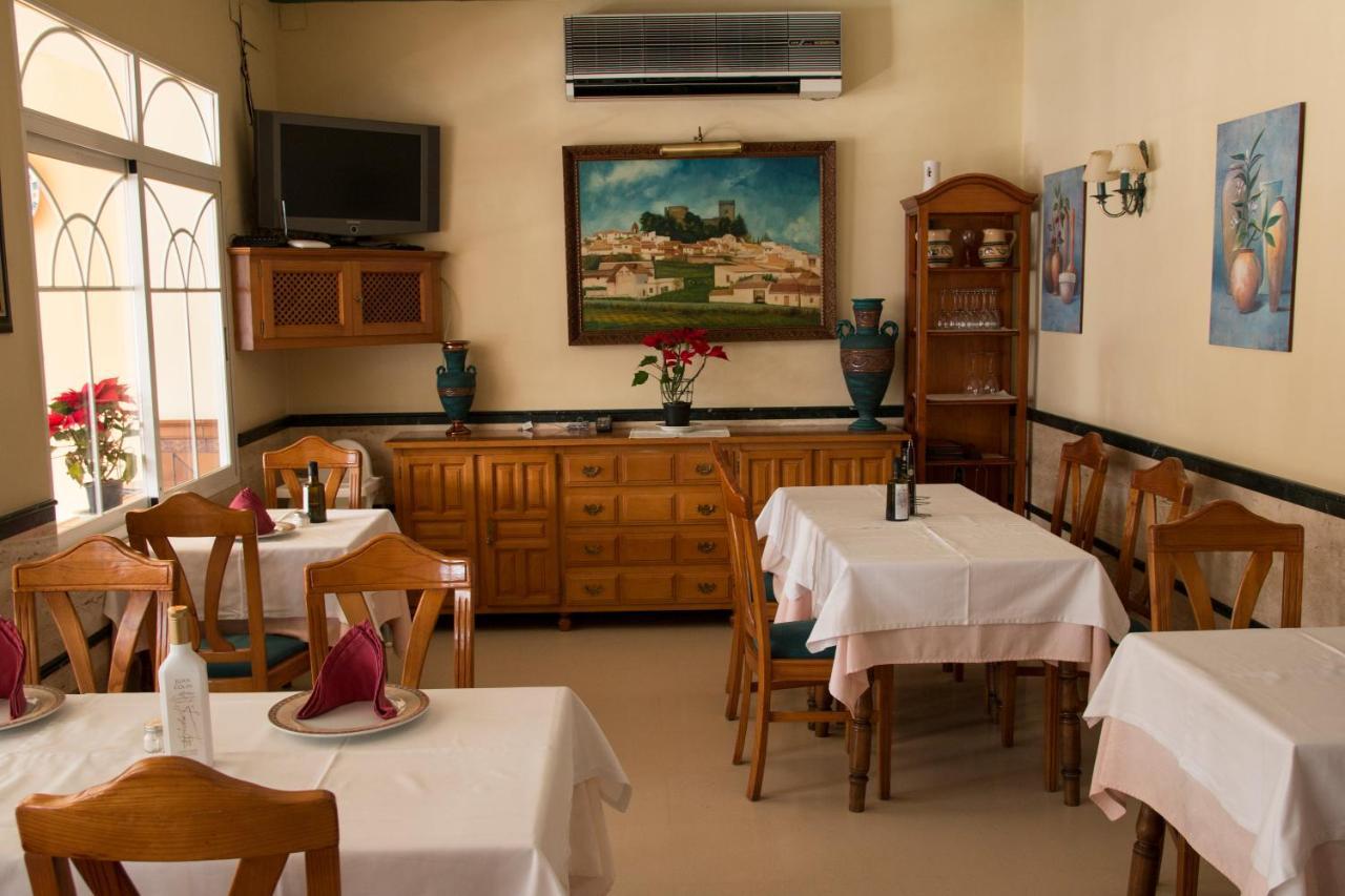 Hostal Restaurante El Cary Montemayor Exterior photo